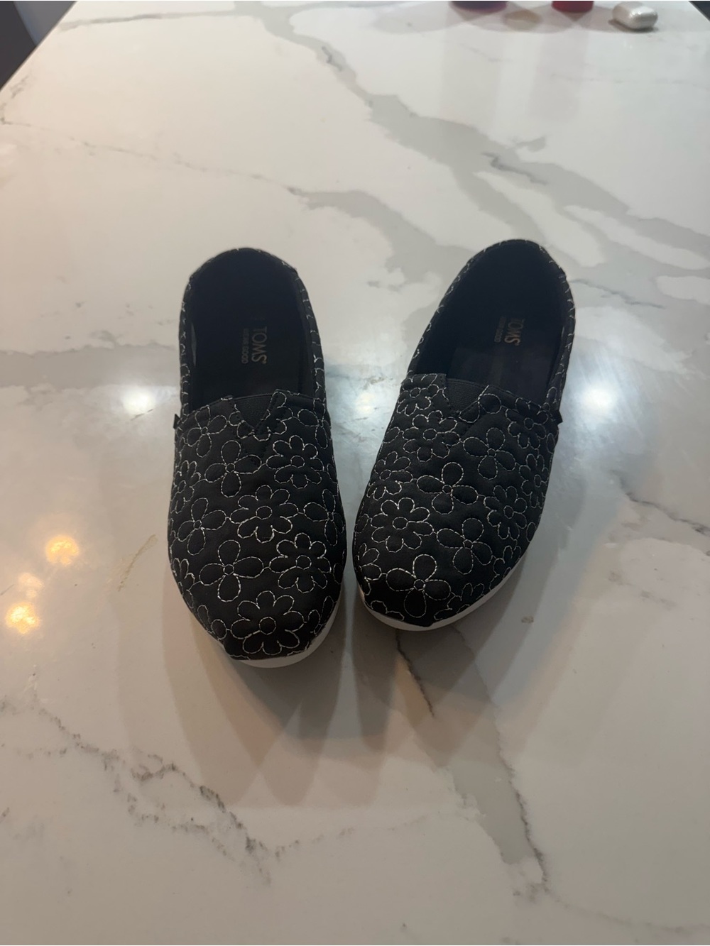 TOMS Women's Black Patterned Flats